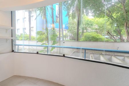 Apartamento para alugar com 38m², 1 quarto e 1 vaga Apartamento para alugar com 38m², 1 quarto e 1 vagaVaranda