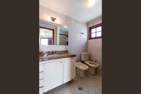 Casa à venda com 200m², 3 quartos e 4 vagasBanheiro da Suíte