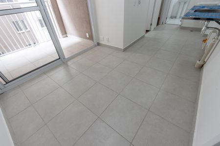 Sala de apartamento à venda com 2 quartos, 34m² em Parque Industrial Tomas Edson, São Paulo