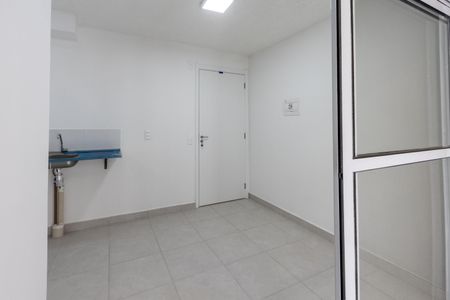 Sala de apartamento à venda com 2 quartos, 34m² em Parque Industrial Tomas Edson, São Paulo