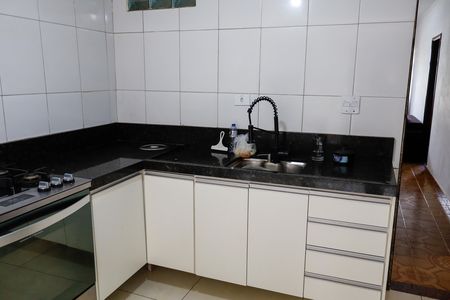 Casa à venda com 60m², 3 quartos e sem vaga Casa à venda com 60m², 3 quartos e sem vagaCozinha