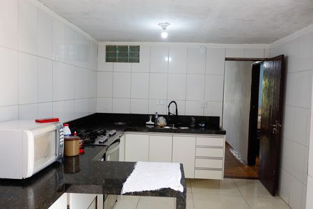 Casa à venda com 60m², 3 quartos e sem vaga Casa à venda com 60m², 3 quartos e sem vagaCozinha