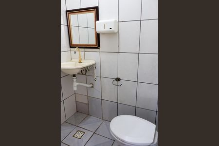 Casa à venda com 60m², 3 quartos e sem vaga Casa à venda com 60m², 3 quartos e sem vagaBanheiro 2