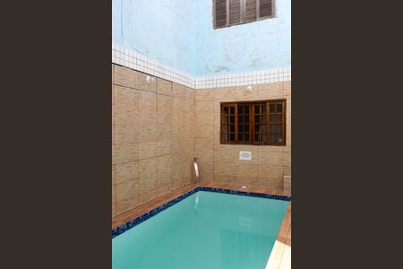 Casa à venda com 60m², 3 quartos e sem vaga Casa à venda com 60m², 3 quartos e sem vagaÁrea comum - Piscina