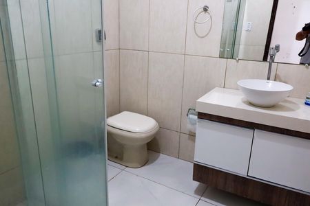 Casa à venda com 60m², 3 quartos e sem vaga Casa à venda com 60m², 3 quartos e sem vagaBanheiro