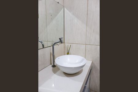 Casa à venda com 60m², 3 quartos e sem vaga Casa à venda com 60m², 3 quartos e sem vagaBanheiro 2