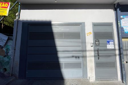 Casa para alugar com 70m², 2 quartos e sem vagaFachada