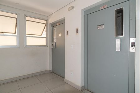 Apartamento à venda com 42m², 1 quarto e 1 vagaÁrea comum - Elevadores