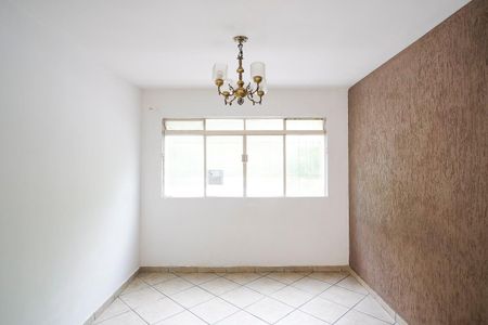 Casa à venda com 99m², 2 quartos e 2 vagasSala