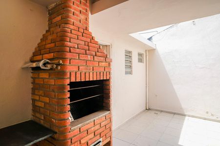 Casa à venda com 99m², 2 quartos e 2 vagasQuintal