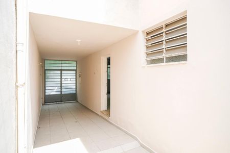 Casa à venda com 99m², 2 quartos e 2 vagasGaragem e quintal