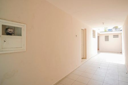 Casa à venda com 99m², 2 quartos e 2 vagasGaragem e quintal