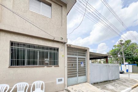 Casa à venda com 99m², 2 quartos e 2 vagasFachada + plaquinha