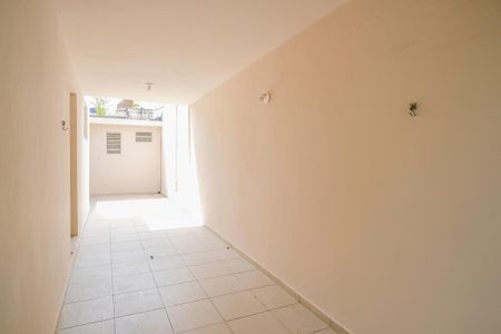 Casa à venda com 99m², 2 quartos e 2 vagasGaragem e quintal