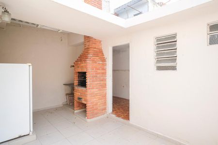 Casa à venda com 99m², 2 quartos e 2 vagasQuintal