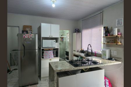 Casa à venda com 79m², 2 quartos e 8 vagasCozinha 