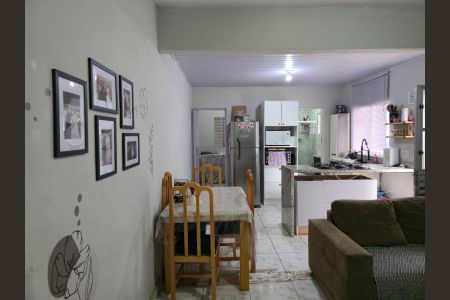 Casa à venda com 79m², 2 quartos e 8 vagasCozinha 
