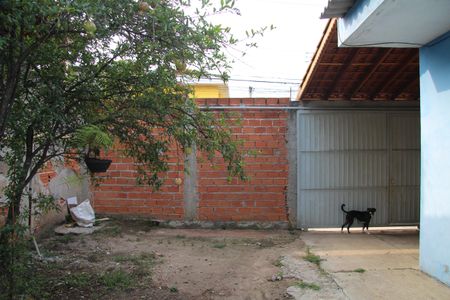 Casa à venda com 79m², 2 quartos e 8 vagasQuintal 