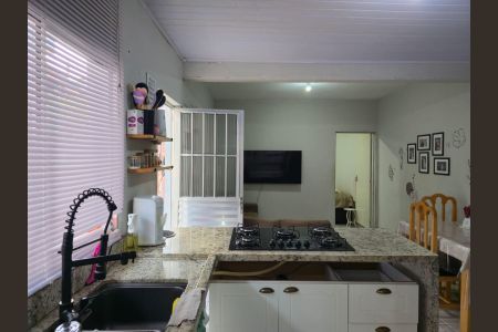 Casa à venda com 79m², 2 quartos e 8 vagasCozinha 