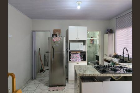 Casa à venda com 79m², 2 quartos e 8 vagasCozinha 