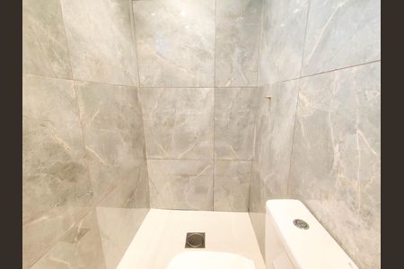 Casa à venda com 420m², 4 quartos e 3 vagasBanheiro da Suíte 1
