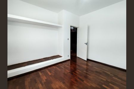 Casa à venda com 420m², 3 quartos e 4 vagasQuarto 2