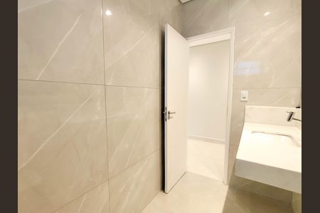 Casa à venda com 420m², 4 quartos e 3 vagasBanheiro da Suíte 1