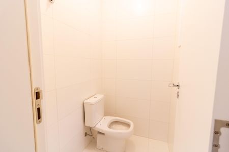 Casa de condomínio à venda com 340m², 3 quartos e 3 vagasBanheiro de serviço