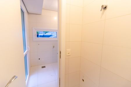 Casa de condomínio à venda com 340m², 3 quartos e 3 vagasBanheiro de serviço