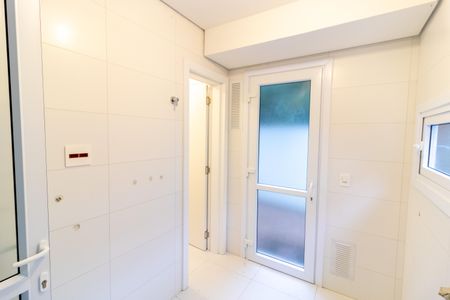 Casa de condomínio à venda com 340m², 3 quartos e 3 vagasÁrea de Serviço