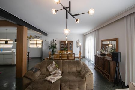 Casa à venda com 380m², 7 quartos e 2 vagasSala