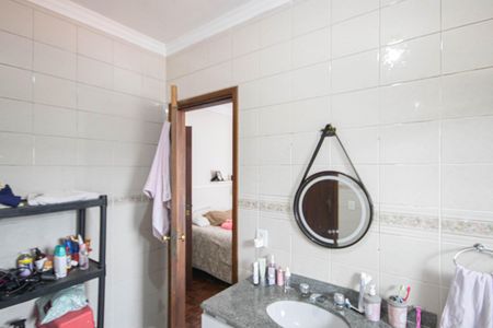 Casa à venda com 380m², 7 quartos e 2 vagasBanheiro da Suíte 2