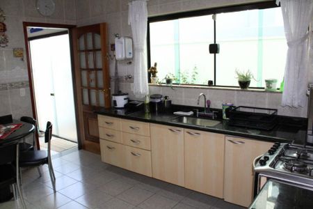 Casa à venda com 162m², 3 quartos e 4 vagas