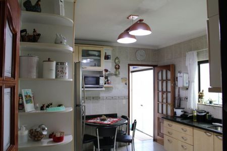 Casa à venda com 3 quartos, 162m² em Vila Mazzei, São Paulo