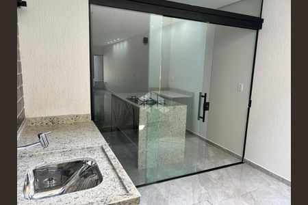 Casa à venda com 3 quartos, 240m² em Vila Carrão, São Paulo