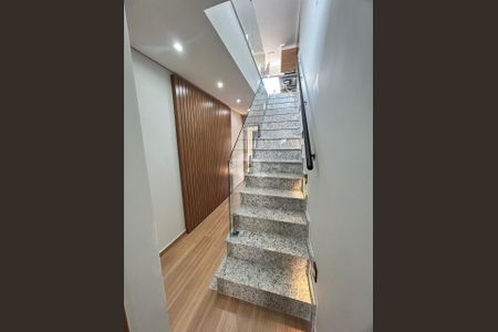 Casa à venda com 3 quartos, 240m² em Vila Carrão, São Paulo