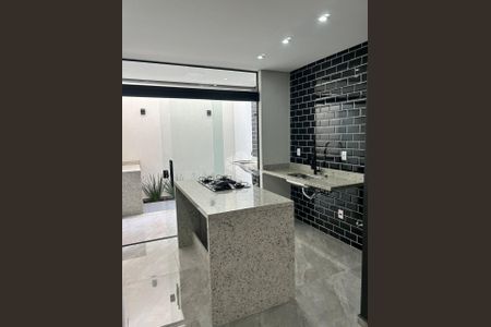 Casa à venda com 3 quartos, 240m² em Vila Carrão, São Paulo