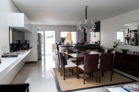 Casa à venda com 3 quartos, 450m² em Vila Mariza Mazzei, São Paulo