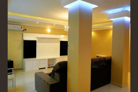 Casa à venda com 4 quartos, 412m² em Jardim São Paulo, São Paulo