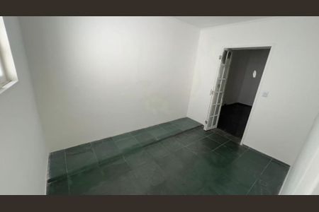 Casa à venda com 4 quartos, 270m² em Vila Roque, São Paulo