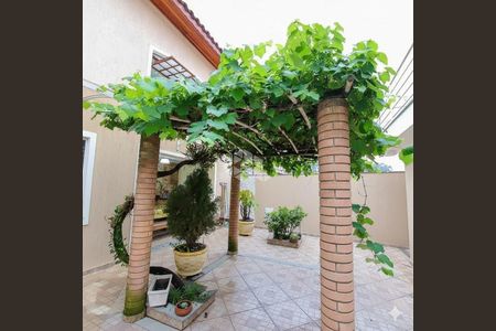 Casa à venda com 4 quartos, 260m² em Vila Mazzei, São Paulo