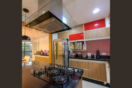 Casa à venda com 4 quartos, 260m² em Vila Mazzei, São Paulo