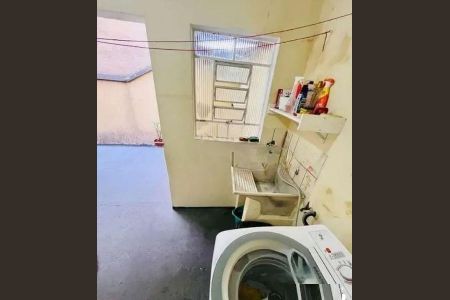 Casa à venda com 95m², 2 quartos e 1 vaga