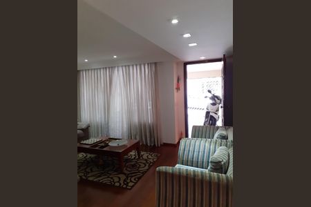 Casa à venda com 3 quartos, 168m² em Vila Scarpelli, Santo André