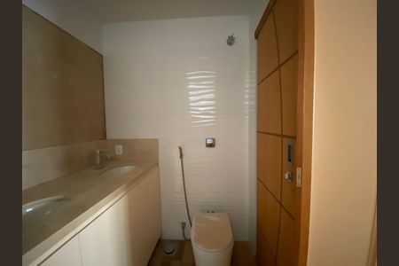 Apartamento à venda com 75m², 2 quartos e 1 vagaBanheiro da Suíte