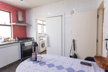 Apartamento à venda com 318m², 5 quartos e 3 vagasCozinha