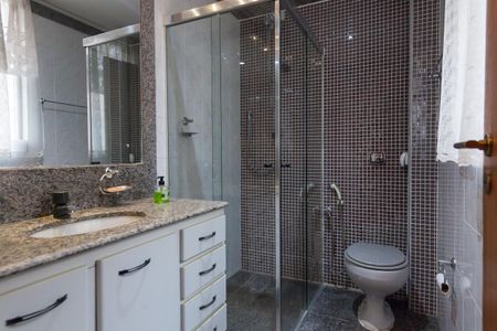 Apartamento à venda com 318m², 5 quartos e 3 vagasBanheiro quarto extra - cobertura 