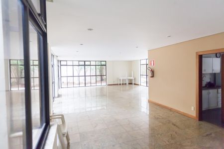 Apartamento à venda com 318m², 5 quartos e 3 vagasÁrea comum - Salão de festas