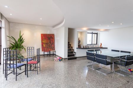 Apartamento à venda com 318m², 5 quartos e 3 vagassala