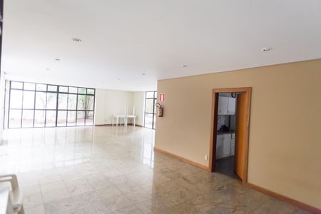 Apartamento à venda com 318m², 5 quartos e 3 vagasÁrea comum - Salão de festas